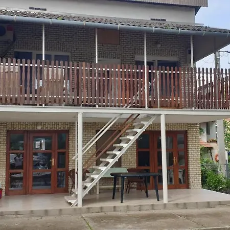 Sarga311 Ueduelohaz Holiday home